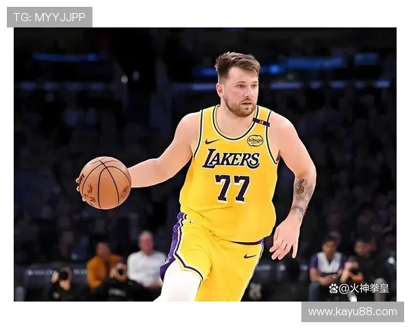 东契奇准绝杀与里夫斯绝平 约基奇豪华三双争锋