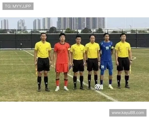 U19国足冲突激烈杨铭锐遭黄牌 U19国足冲突激烈杨铭锐遭黄牌